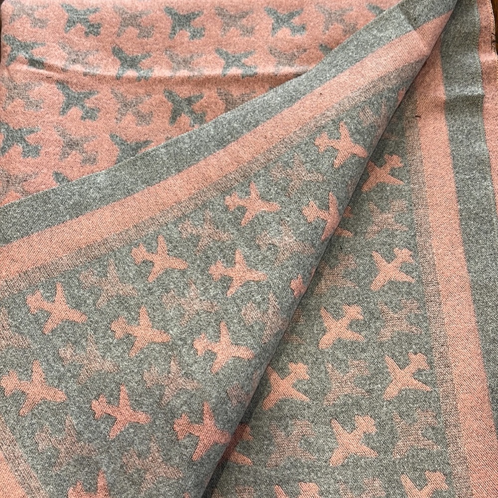 Airplane large scarf/wrap nwot - Picture 3 of 5